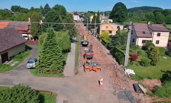 Rekunstrukce silnice přes Třebihošť pokračuje