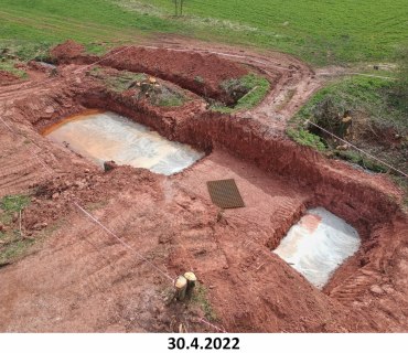 Stavba rybníku v Třebihošti